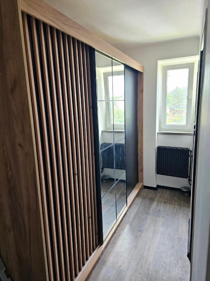 Apartman Opava S Parkovanim Bagian luar foto