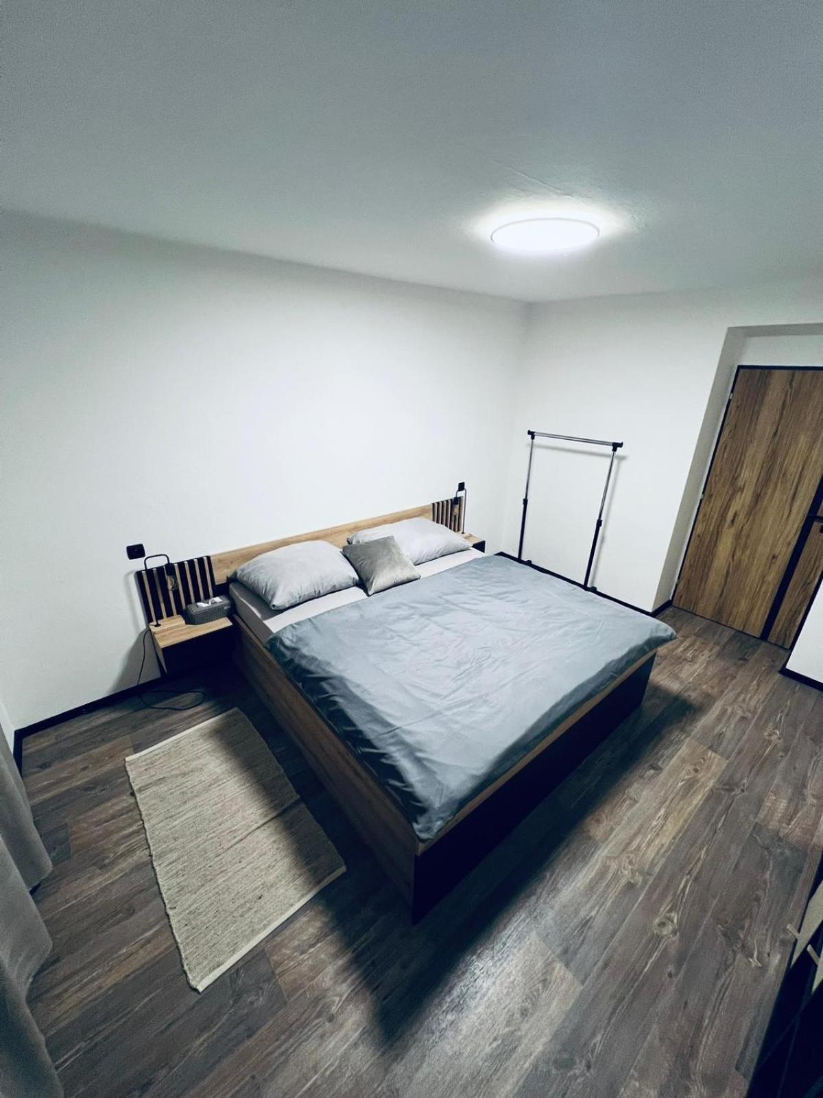 Apartman Opava S Parkovanim Bagian luar foto
